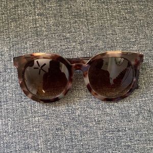 Versona Tortoise sunglasses w/ gold hardware